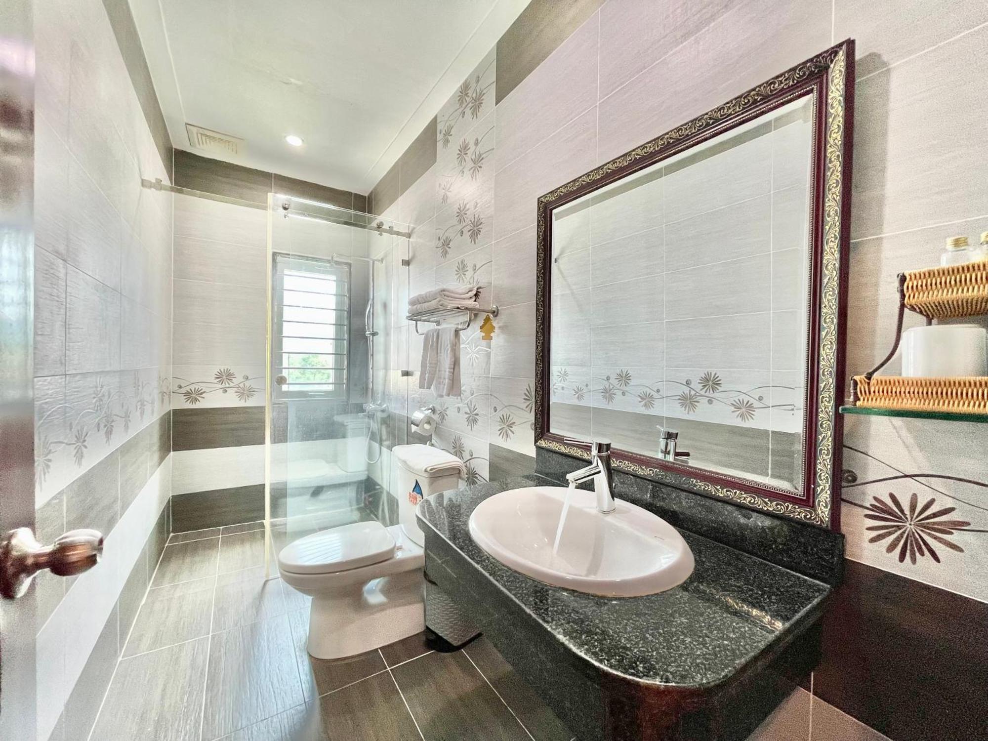 Long Bao Chau Hotel Thu Dau Mot Εξωτερικό φωτογραφία