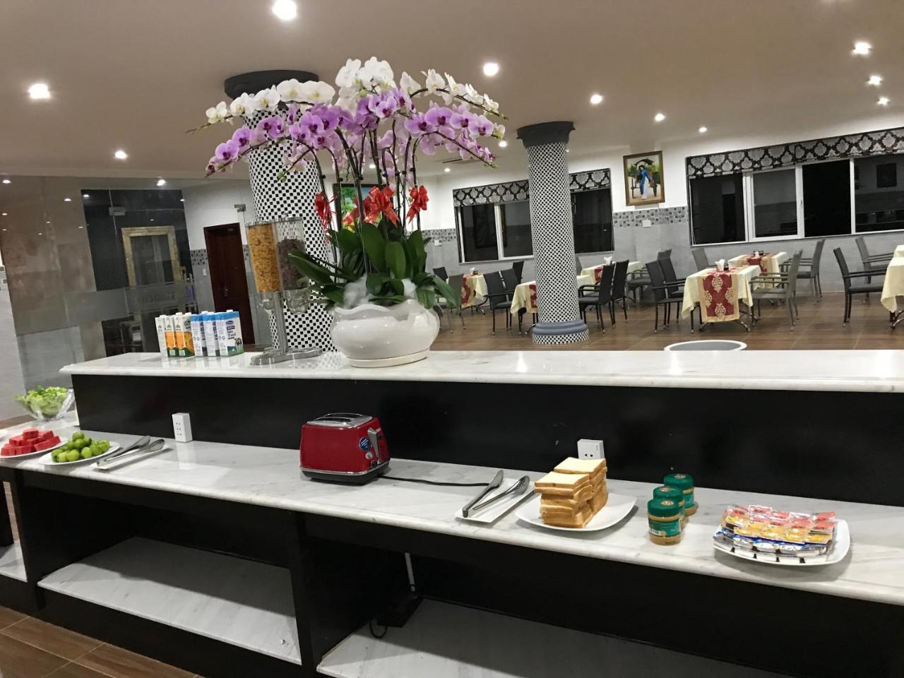 Long Bao Chau Hotel Thu Dau Mot Εξωτερικό φωτογραφία